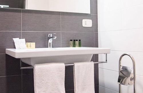Pomigliano D'arco Hotel | Hotel Leopardi
