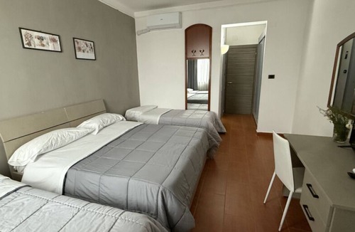 Castello di Cisterna Hotel | Hotel Quadrifoglio