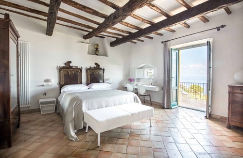 Malfa Hotel | Hotel Ravesi