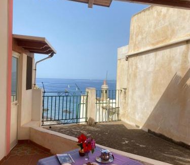 Alicudi Porto House | Hotel Residence Il Mulino