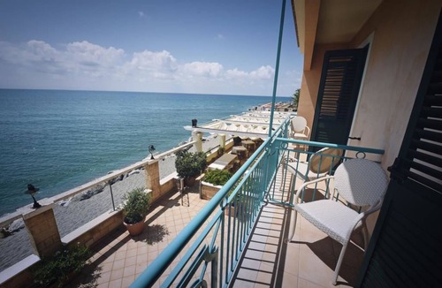 Gizzeria Hotel | Hotel Ristorante La Lampara