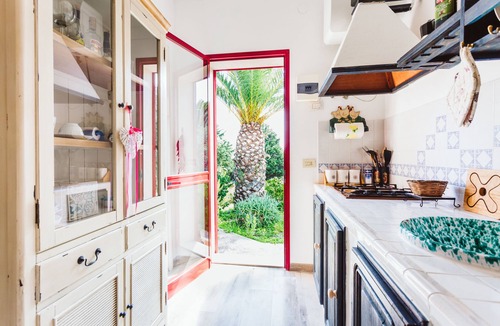 Augusta Villa | House 10 Minutes From The Sea, Rocks