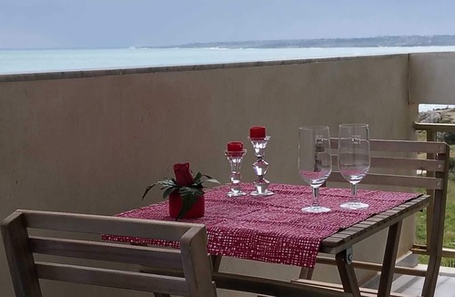 Grottasanta Apartment | House by the sea in Syracuse