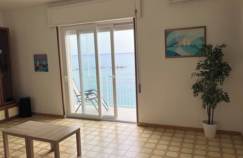 Vibo Marina House | House by the sea