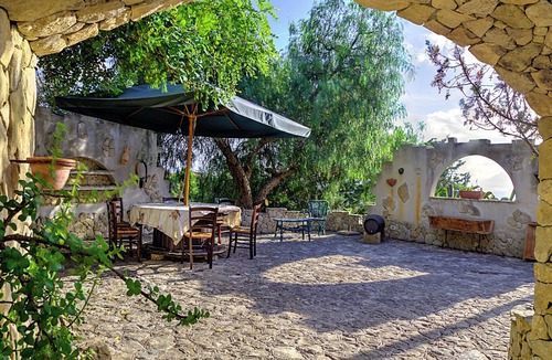 Terrasini House | House in the green