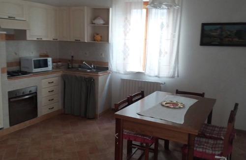 Chianni House | house in the historic village in the Tuscan hills