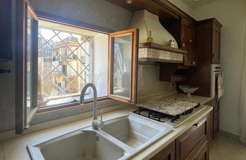 Quartieri Spagnoli Apartment | House Marì