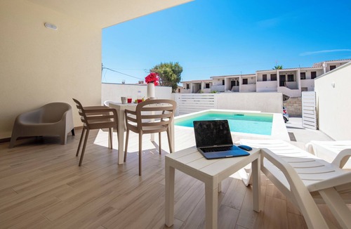 Noto Villa | House Sveleo