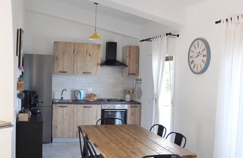 Sant'Ambrogio House | House with sea view and private parking