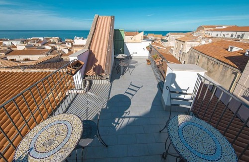 Old Town Bed & Breakfast | Hydra, single room in Palazzo Villelmi
