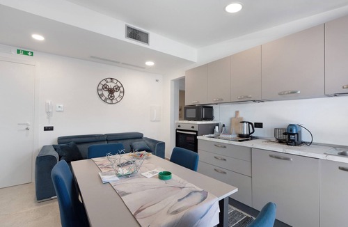 Balestrate House | I Tramonti Del Golfo 'Attico' Apartment with Sea View, Hot Tub & Air Conditioning