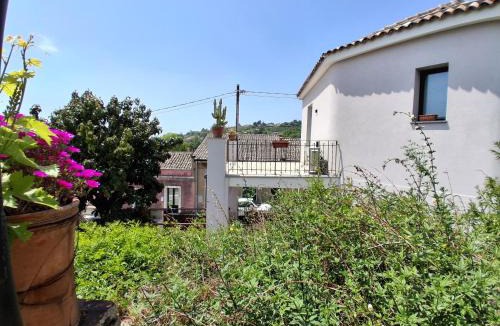 Viagrande House | Il pozzo diVenere
