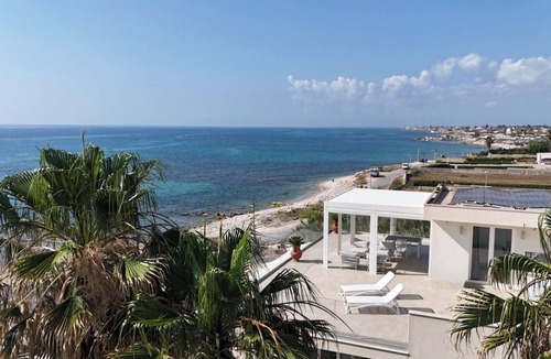 Avola Villa | Il San Carlo Puntocom Suite, sea ​view, with swimming pool and parking