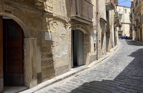 Caltagirone Apartment | 'Il Sogno' mit Balkon by Interhome