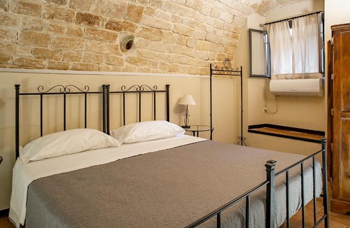 Casa Papa House | Il Vicoletto di Maela by Wonderful Italy