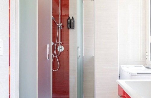 Universita House | Imperium Deluxe Apt - 300mt to Metro B, 3 bedrooms, Panoramic view, A/C