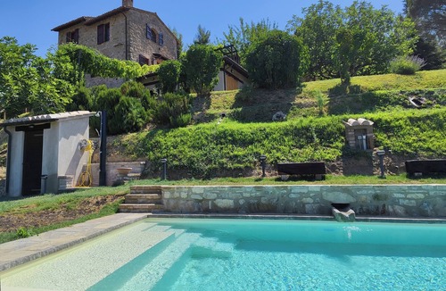 Assisi Villa | In a large park and with a swimming pool with spectacular views of the valley.