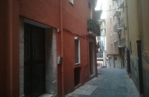 Avellino Apartment | In the center of Avellino, Positano holiday home