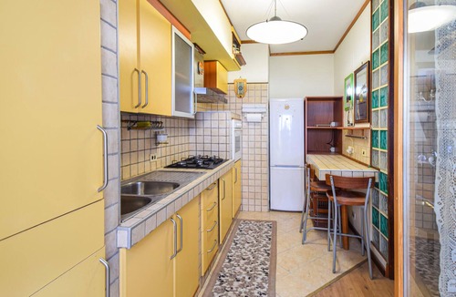 Cordoba House | In the historic hill country of Samnium, at the foot of the Campanian Apennines, this spacious vacat