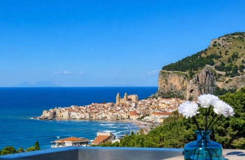 Cefalu Bed & Breakfast | Infinity Blue