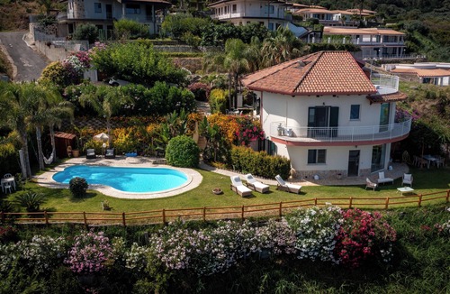 Marina di Zambrone Villa | Infinity villa with private pool