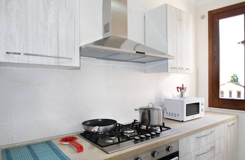 Santo Stefano di Camastra Apartment | Casa Lucia is a recently renovated apartment located in the marina area of Santo Stefano di Camastra, the coastal village known for its artistic ceramics. The location is ideal: just a few steps from the beach, the small port, and the train station, wit