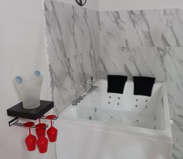 Marsala Apartment | Jacuzzi Suite King