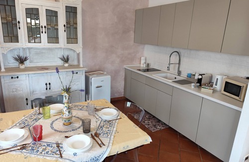 Poggi Apartment | Jade's house, apartment with garden, air conditioning and Wi-Fi