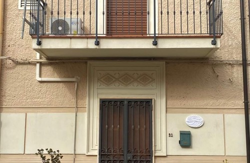 Catona House | Julia house comfortable detached building