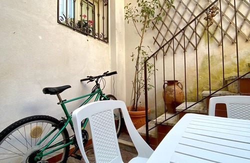 Catona House | Julia house comfortable detached building