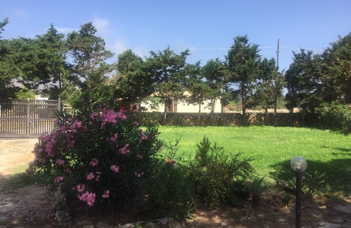 Favignana Villa | Kalos house with garden a few steps from the sea