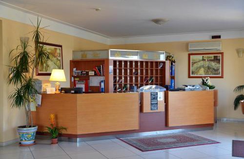 Fondachello Hotel | King's House Hotel Resort