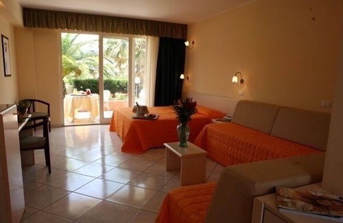 Fondachello Hotel | King's House Hotel Resort