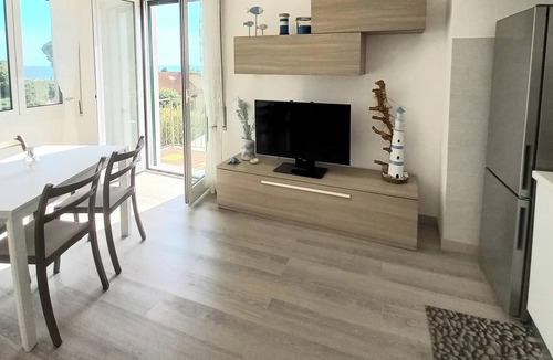 San Bartolomeo al Mare Apartment | L'angolo sul Mare: peace, comfort and an incomparable panorama.