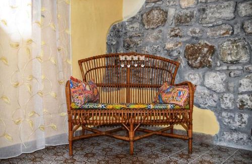 Caccamo House | L' Arco Antico