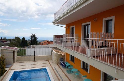 Piedimonte Etneo Bed & Breakfast | L'AURORA