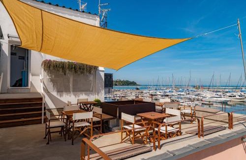 Procida Bed & Breakfast | L'Isola Del Postino Rooms
