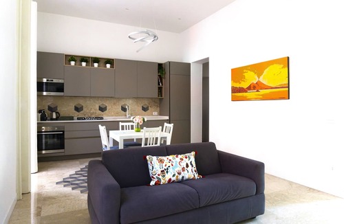 Montecalvario Apartment | L'Orchidea al Museo cozy city-center apartment for families and friends