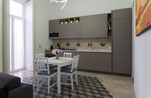 Montecalvario Apartment | L'Orchidea al Museo cozy city-center apartment for families and friends