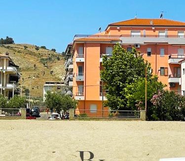 Strongoli Apartment | La Bella Vista