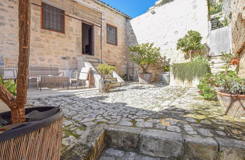 Casa Papa House | La casa dei Giarrentini