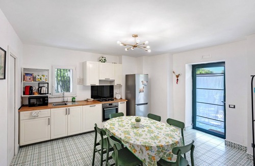 Naples Apartment | La Casa Del Bosco – Two-Story Home in Naples with Garden and Balcony