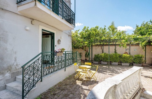 Naples Apartment | La Casa Del Bosco – Two-Story Home in Naples with Garden and Balcony