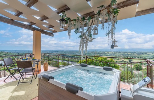 Belvedere Apartment | La Casa del Vagabondo – Panoramic Villa with Pool near Syracuse