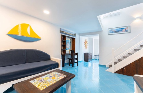 Procida Apartment | La Casa di Fenia - One Bedroom Apartment, Sleeps 4