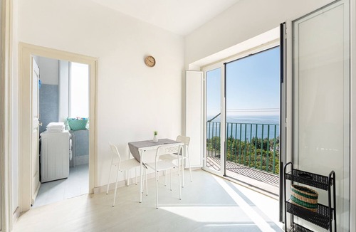 Procida Apartment | La Casa di Renata - Two Bedroom Apartment, Sleeps 5