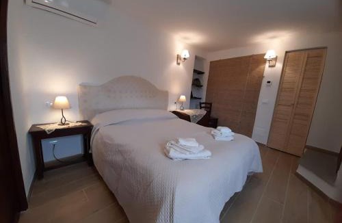 Montalbano Elicona Hotel | La Casetta del Vento