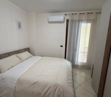 Acerra House | La Casetta di Nonno Cuono 2 Affittacamere