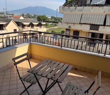 Acerra House | La Casetta di Nonno Cuono 2 Affittacamere