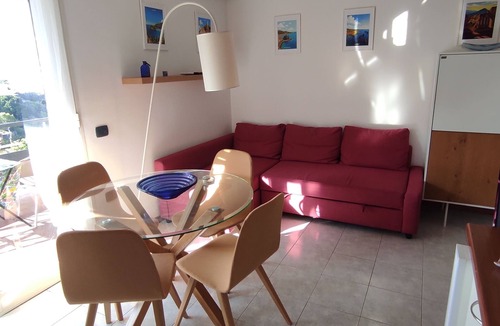 Costa Saracena-Castelluccio Apartment | La Rose sur la Mer Bivani with panoramic views of the Gulf of Catania and Etna.